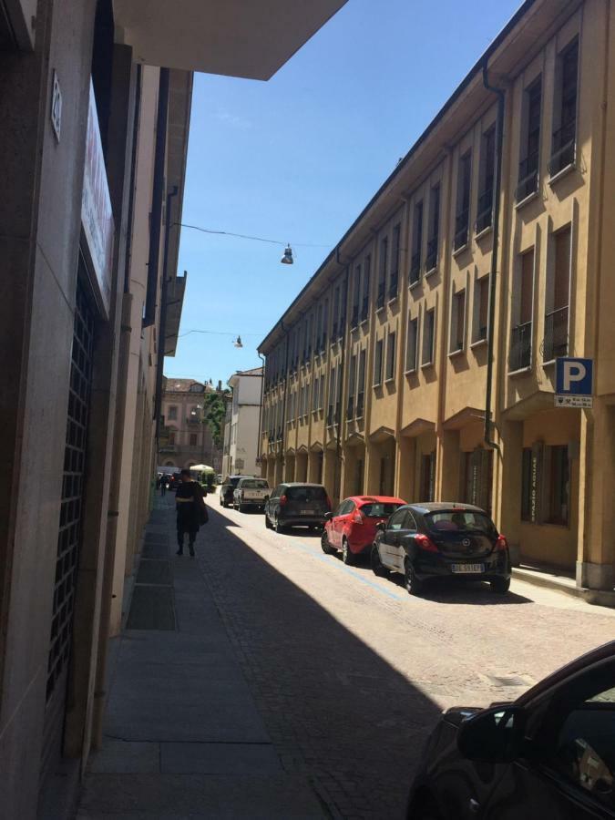 Apartment La Mansarda Alba  Exterior foto